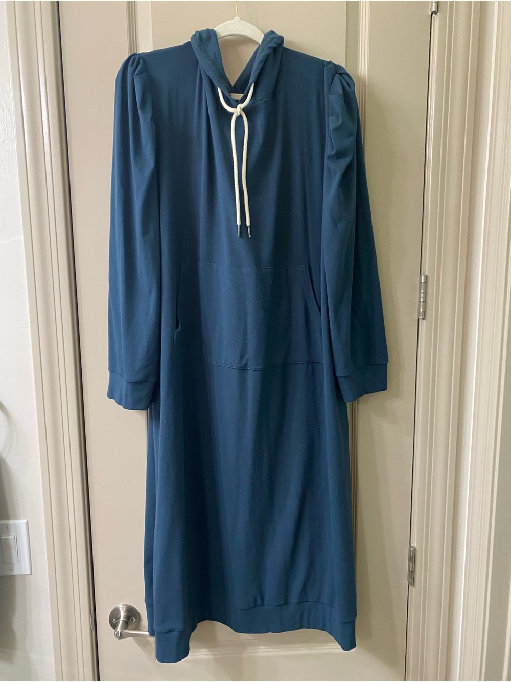Navy Hooded Puff-Sleeve Midi Dress - Picture 2 of 3